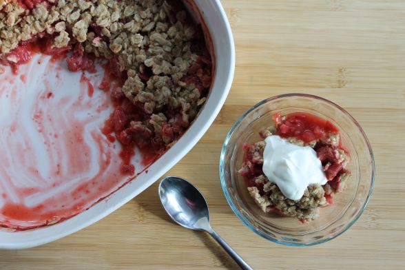 Strawberry Rhubarb Breakfast Crisp